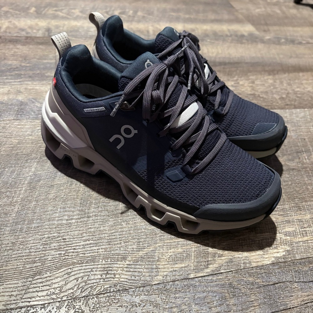 On Cloudwander Waterproof Sneakers Navy & Desert Colorway Women's Size 6
